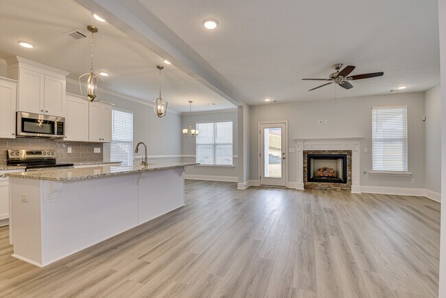 Building Photo - 926 Holbrook Dr