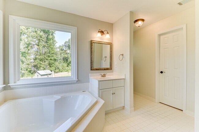 Building Photo - 4135 Fox Brush Dr