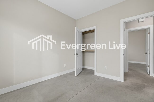 Building Photo - 113 E Santa Fe Cir