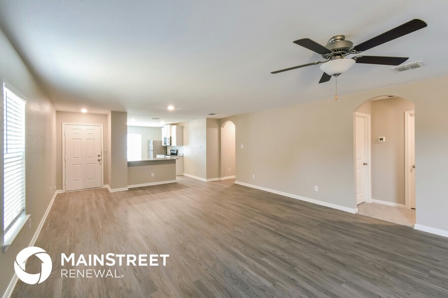 Building Photo - 3123 Begonia Bend