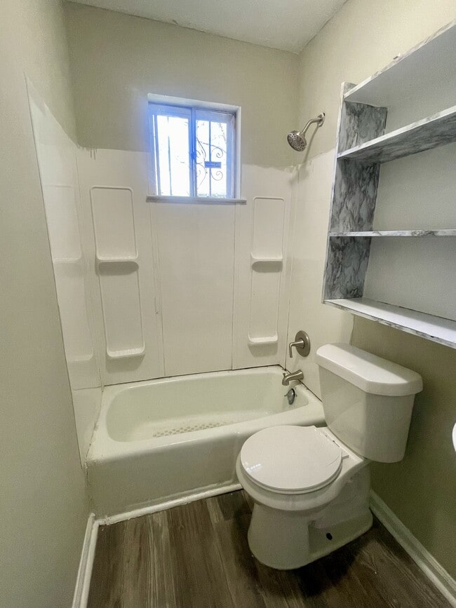 Building Photo - 1210 Sheridan Ave