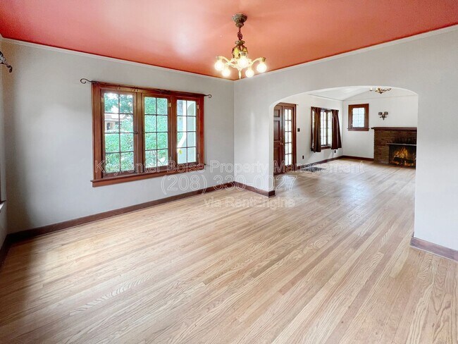 Building Photo - 1512 S Grant Ave