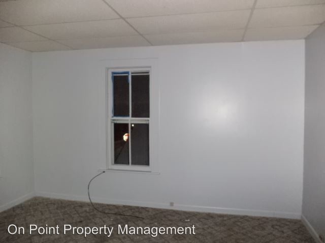 Primary Photo - 208 W Green St