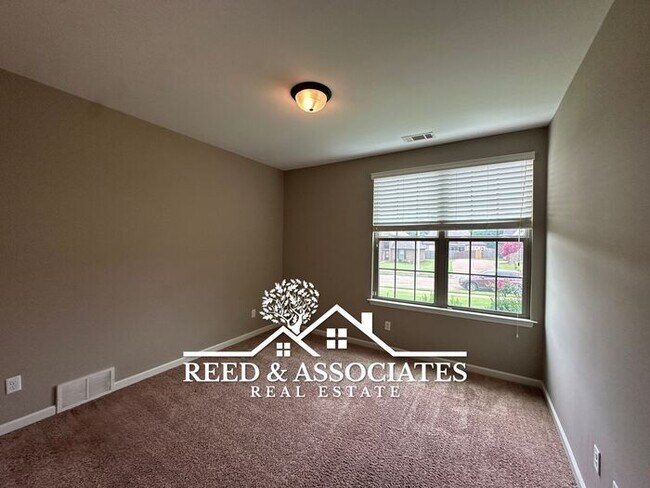 Building Photo - Luxurious Bartlett Home. ZONED Bartlett School Districts! DON'T MISS OUT!