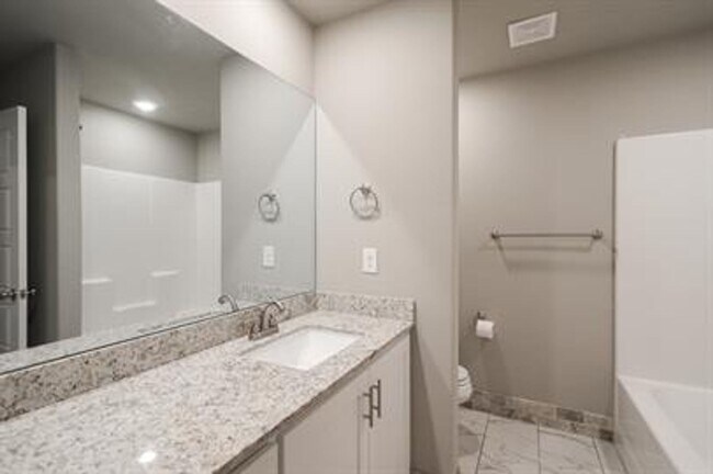 Building Photo - Beautiful Home in Rogers