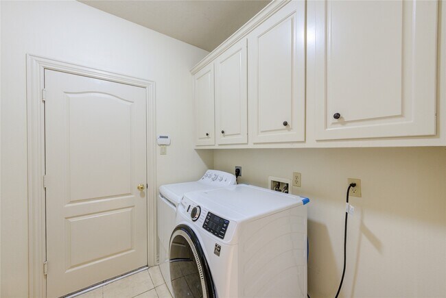 Building Photo - 1502 Ashbury Park Ln