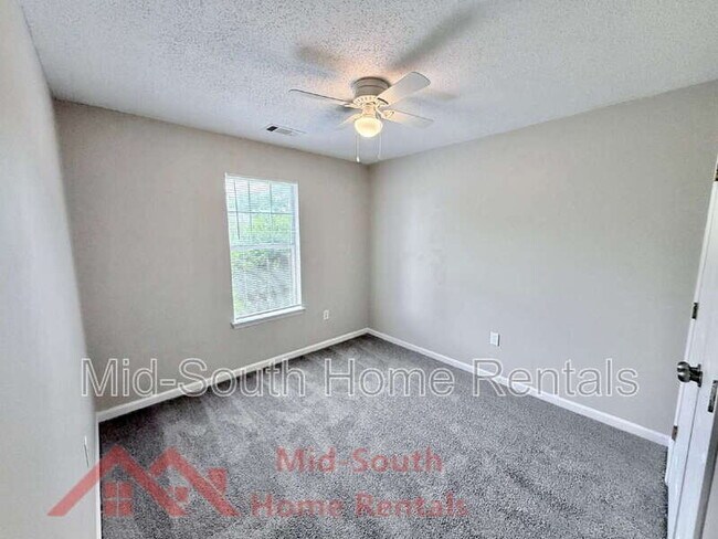 Building Photo - 4473 Cleopatra Cove N