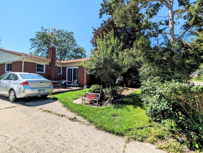 Building Photo - 2648 Prairie St