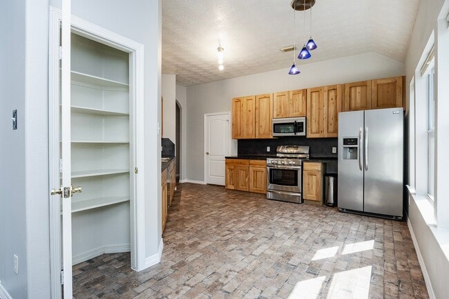 Building Photo - 19423 Arbor Pines Ln