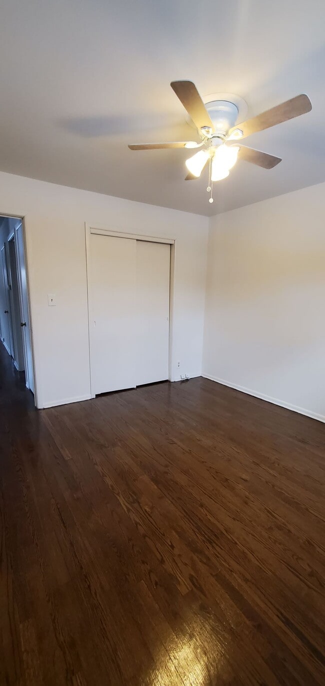 1 Bedroom - Upgraded Bedroom - Greenway Apartments