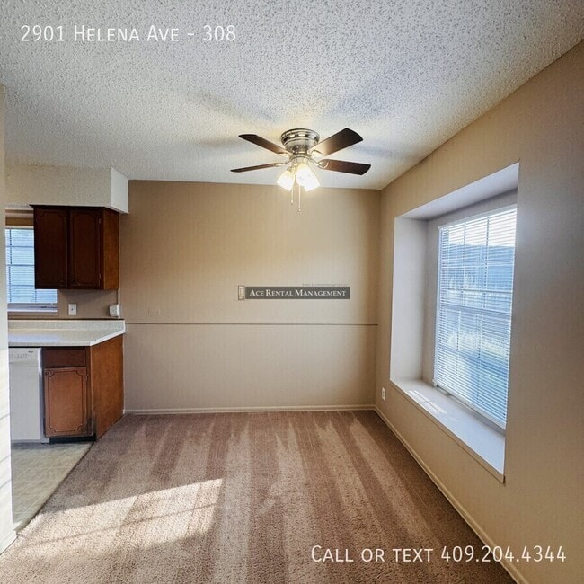 Building Photo - 2901 Helena Ave