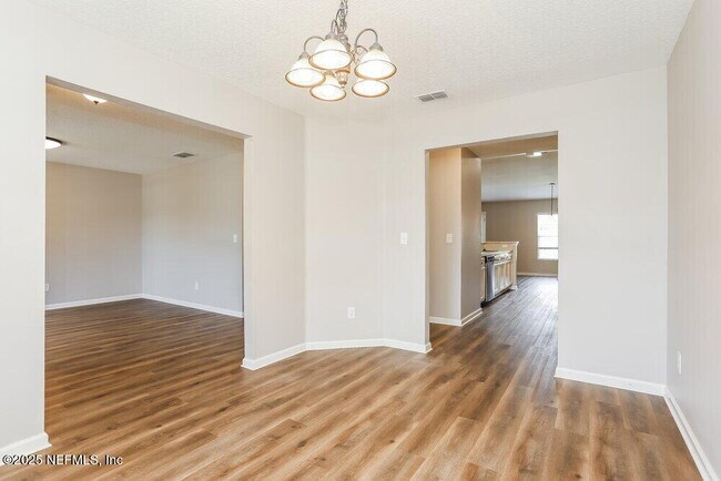 Building Photo - 2861 Taylor Hill Dr