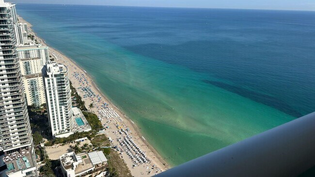 Building Photo - 1830 S Ocean Dr