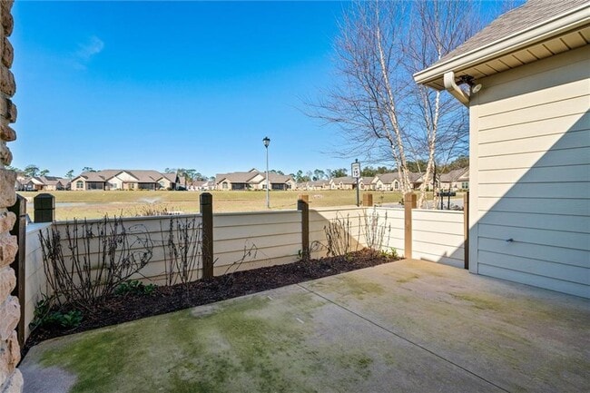 Building Photo - 1203 Holmes Ave