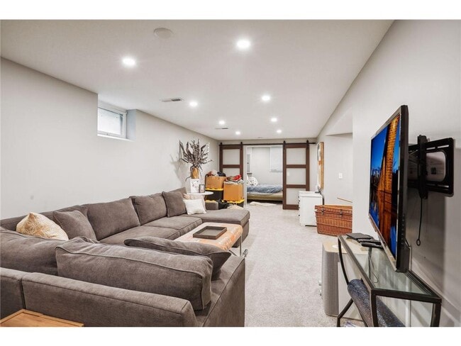 Building Photo - 4237 Ottawa Ave S