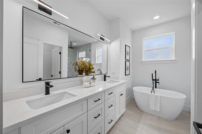 Building Photo - 2014 Yates St