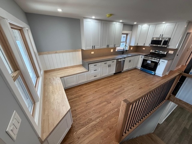 Building Photo - 7441 N Oriole Ave