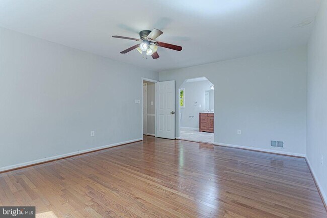 Building Photo - 11778 Hollyview Dr