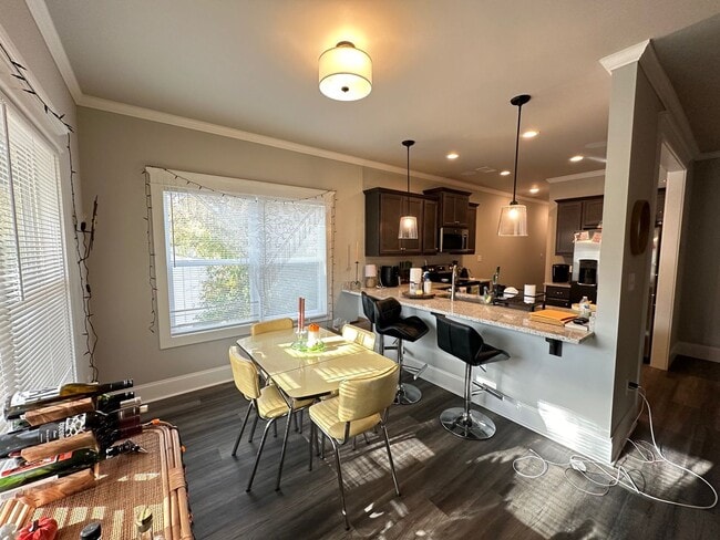 Building Photo - Four Bedroom Available off MLK