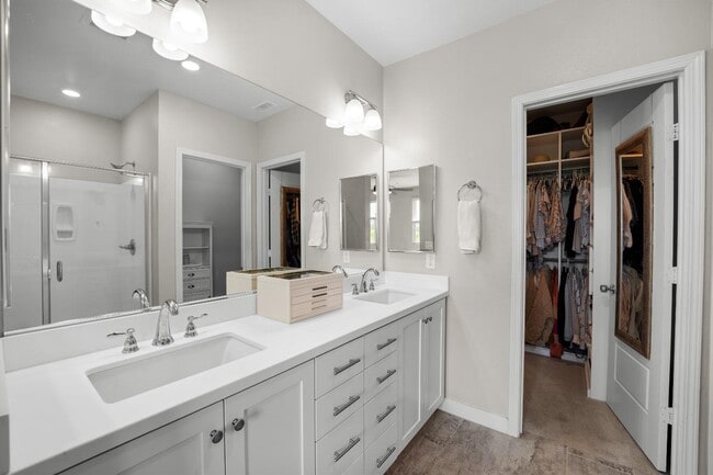 Building Photo - 10553 San Jose St