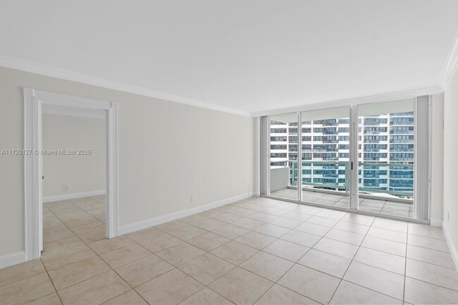 Building Photo - 5161 Collins Ave