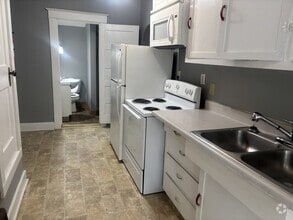 Building Photo - 1725 D Ave NE