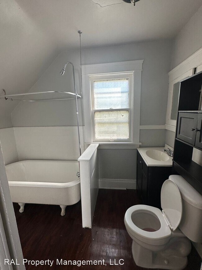 Building Photo - 2 br, 1 bath House - 13913 Melzer Ave