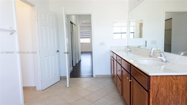 Building Photo - 3530 W 88th St