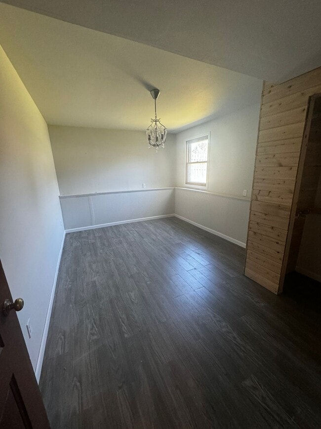 Building Photo - 2213 Crary St