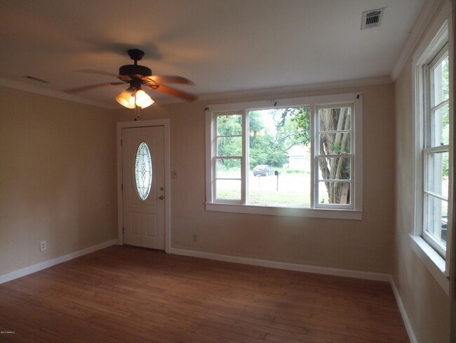 Building Photo - 2906 Polk St