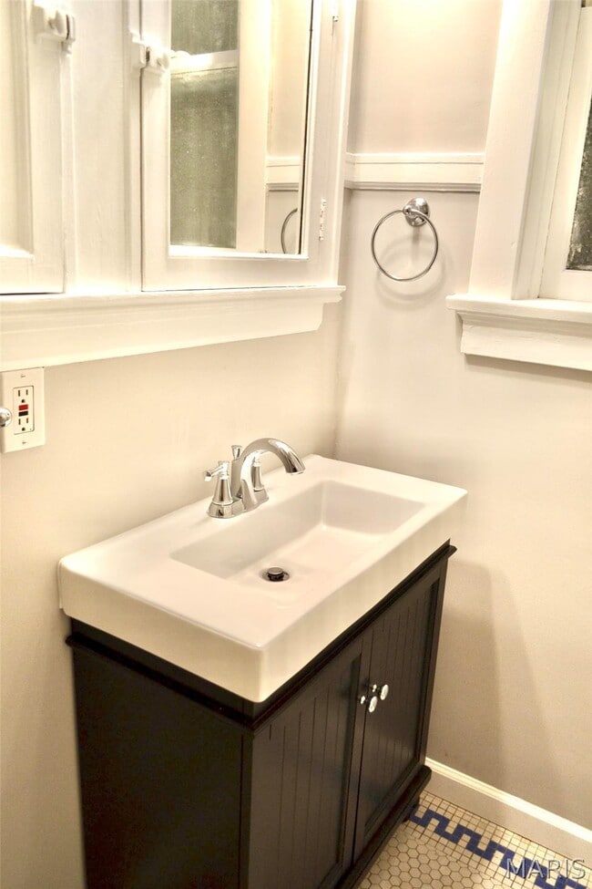 Building Photo - 4917 Murdoch Ave