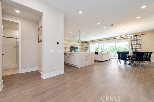 Building Photo - 86 Bellatrix