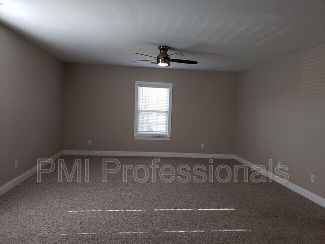 Building Photo - 112 Annadel Ct