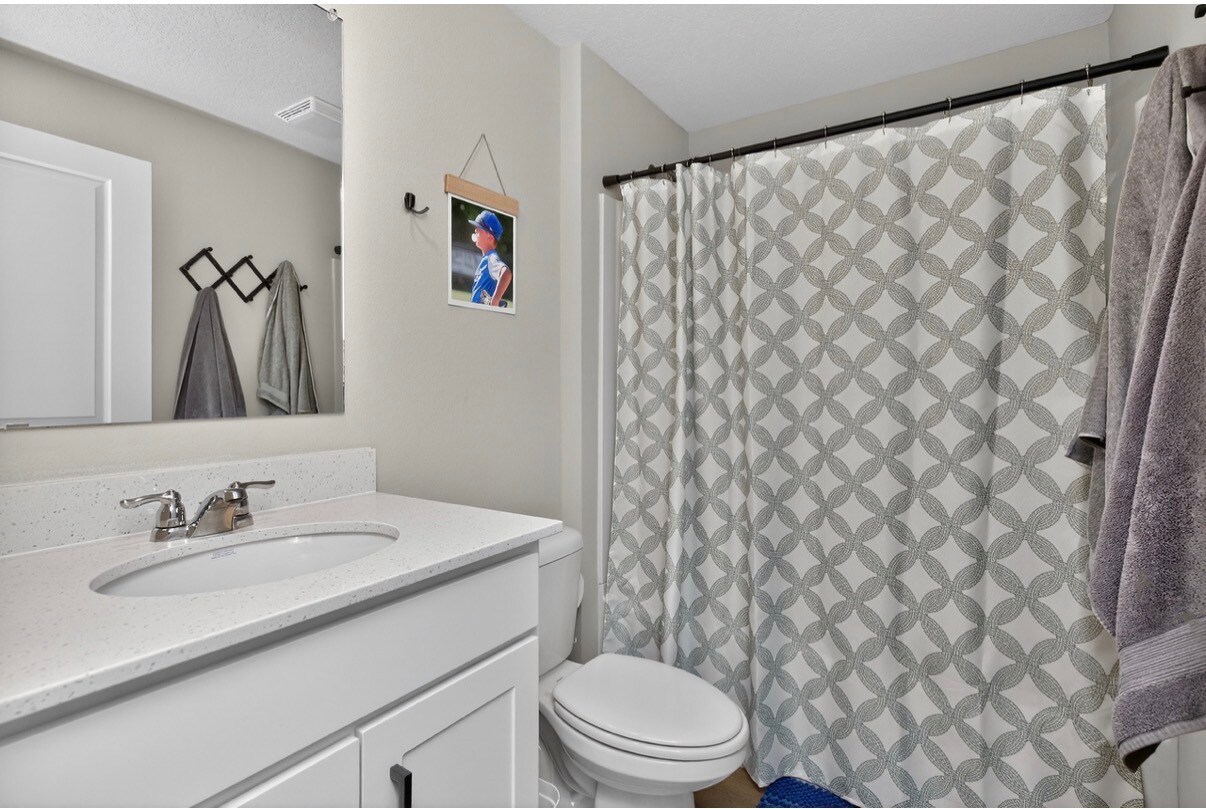 Building Photo - 2843 E 50th Ct