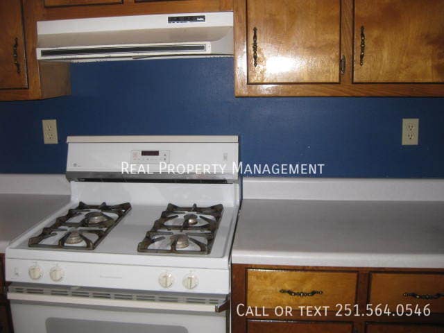 Building Photo - 420 Lakeview Dr W