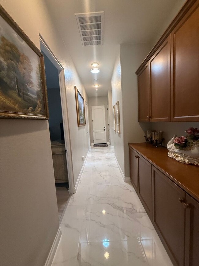 Building Photo - Stonebrook Estates-3 Bedrooms, 3351 SQFT of Luxury & Entertainment