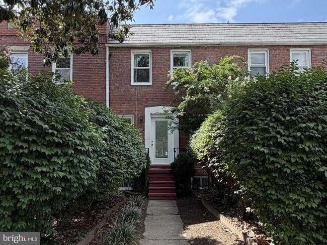 Building Photo - 422 Earl St