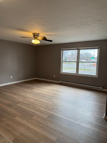 Building Photo - 5084 North Rd