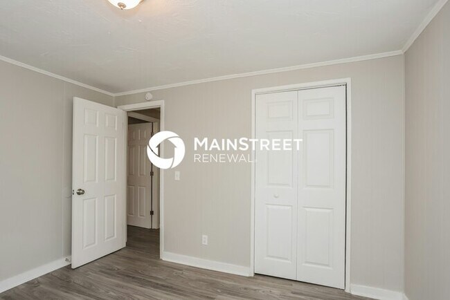 Building Photo - 3 Bedroom Pet-Friendly Home in St Petersburg, FL with Main Street Renewal