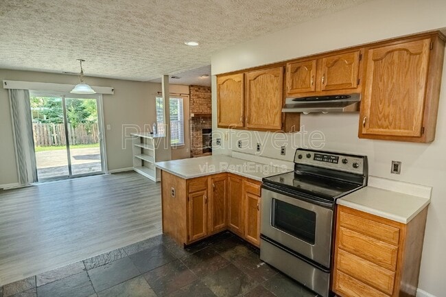 Building Photo - 5053 Saddle Dr