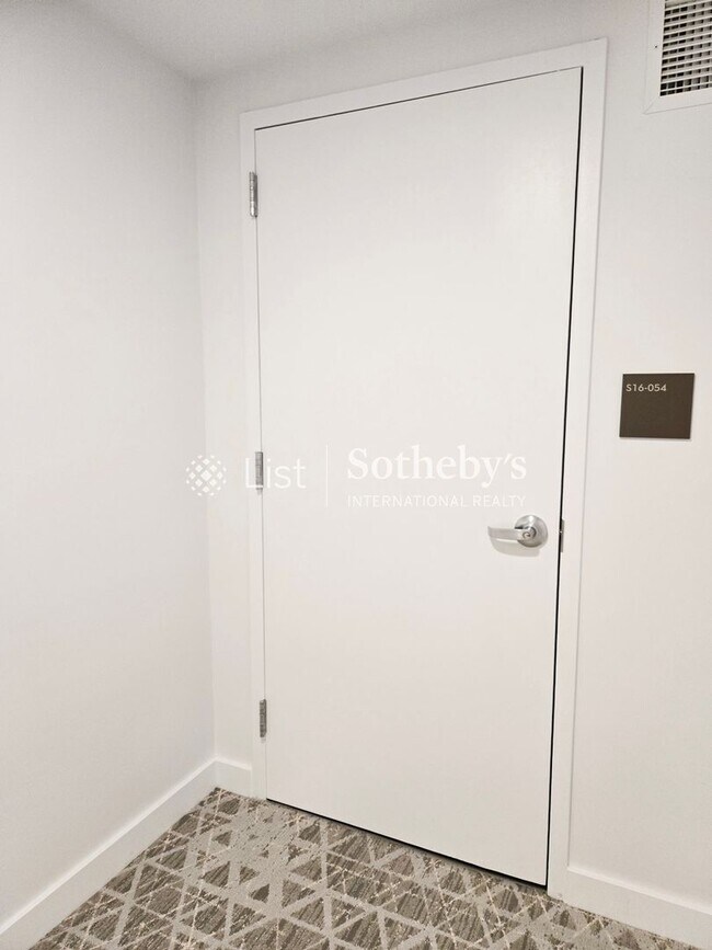 Building Photo - Aalii #1609 | Honolulu, HI