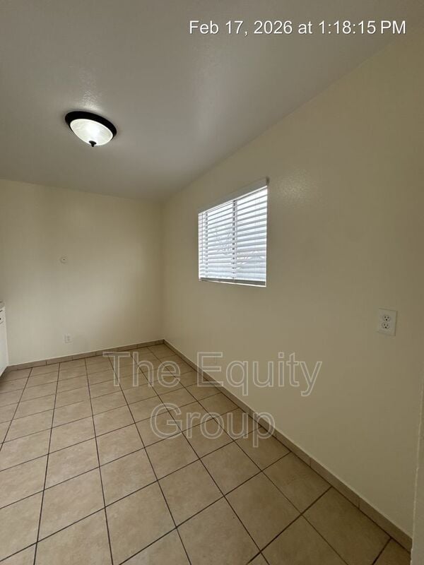 Building Photo - 624 N Garden St