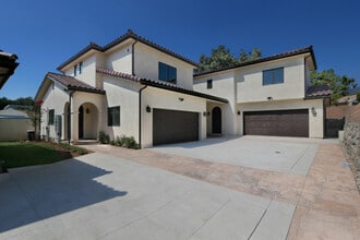 Building Photo - 2627 Hermosa Ave