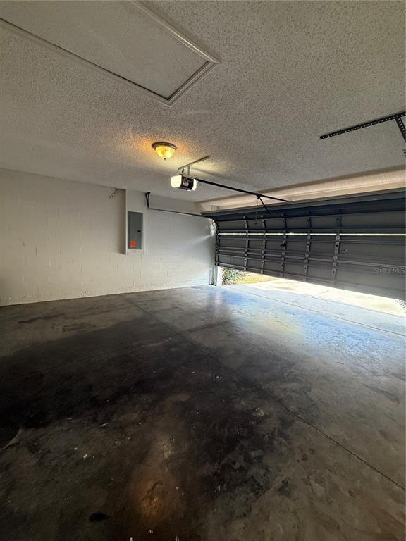 Building Photo - 12052 Villa Rd