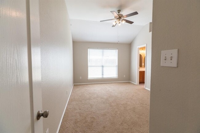 Building Photo - 1052 Windy Grove Ln