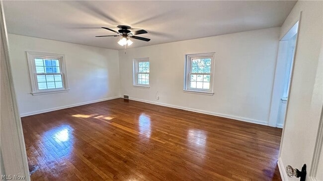 Building Photo - 1271 Hereford Rd