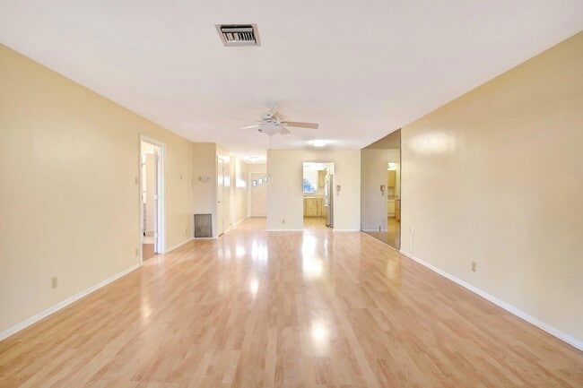 Building Photo - 5730 Fernley Dr E