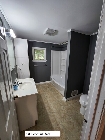 Building Photo - 68 Peach Orchard Rd