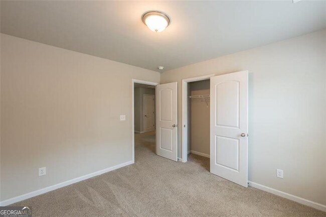 Building Photo - 1526 Fern Ridge Ln