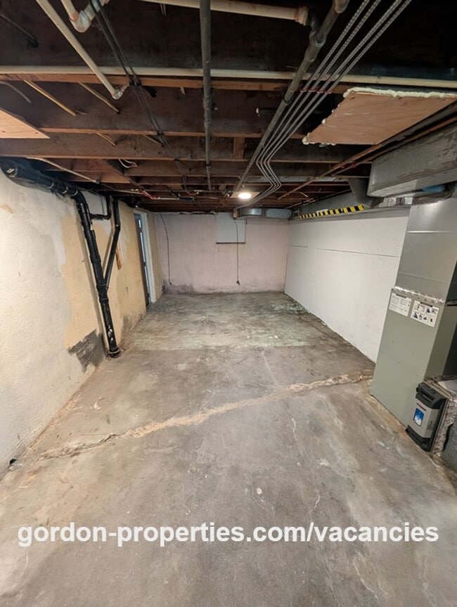 Building Photo - Saint Helens OR - downstairs 1 bedroom flat in duplex
